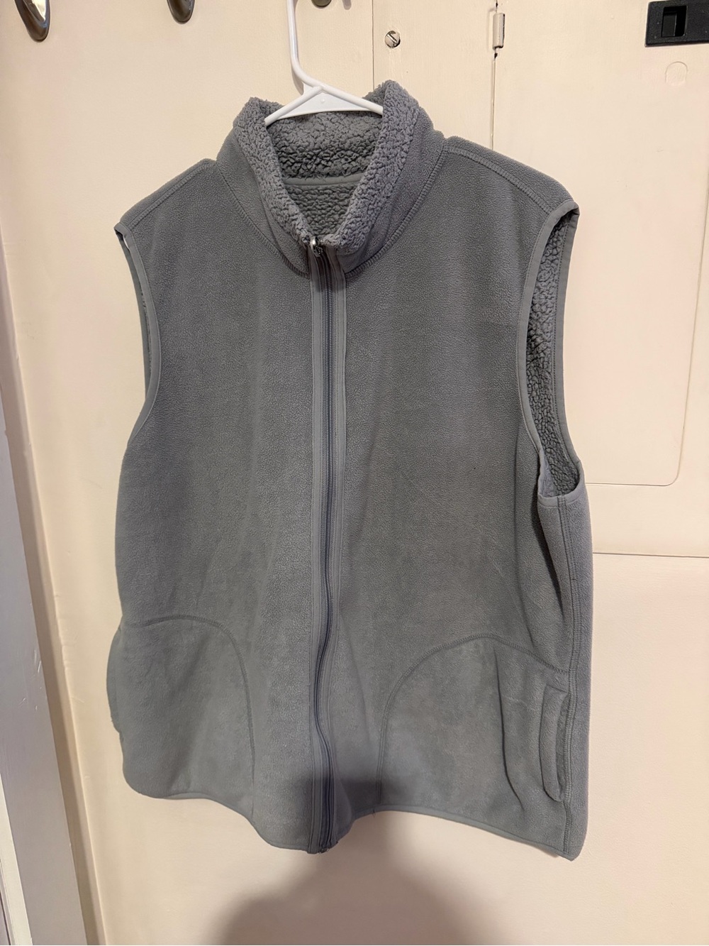 Karen Scott Cozy Light Gray Fleece Zip-Up Vest